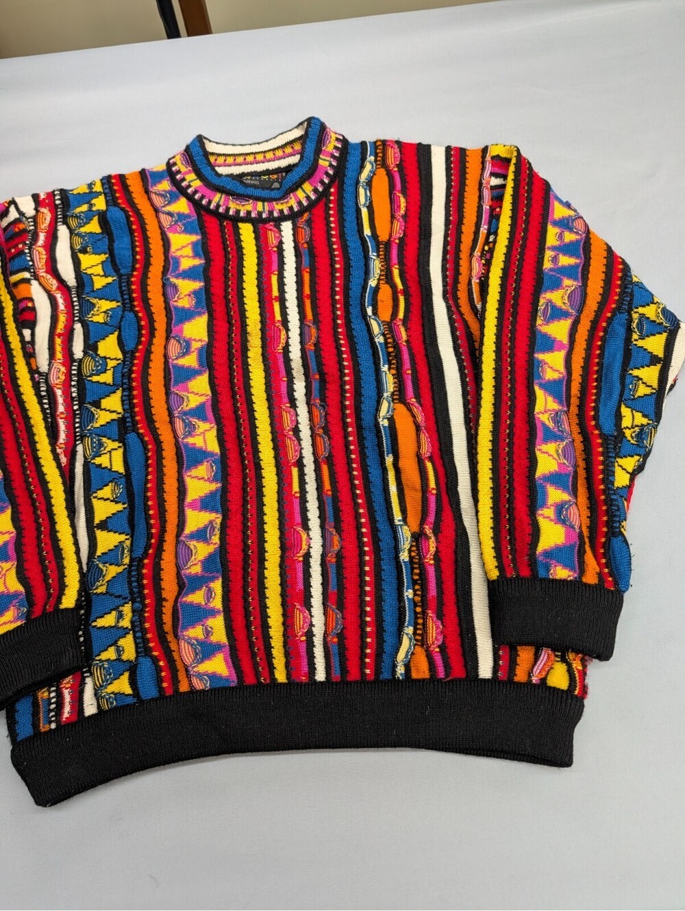 COOGI Australia Pure Wool 3D Knit Sweater Men L Multicolor